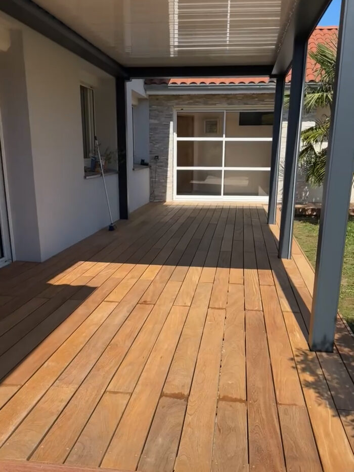 Terrasse en bois avec pergola
