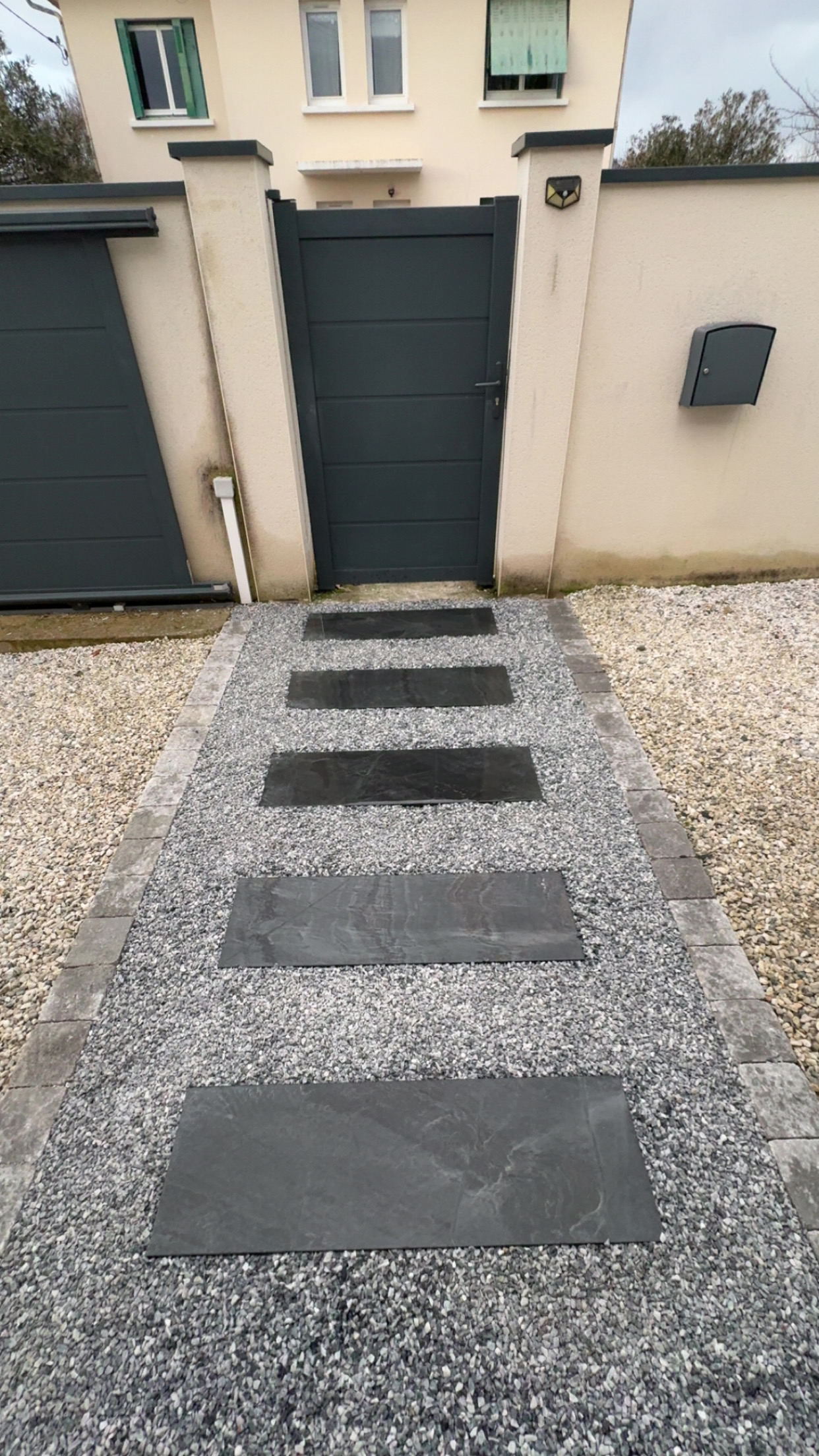 allée en ardoise